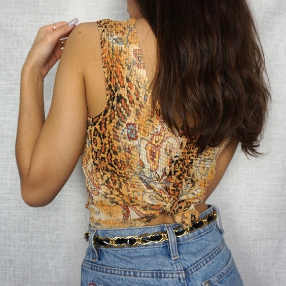 Stretchy Cheetah Floral Patterned Textured Top - Picture 3 of 4